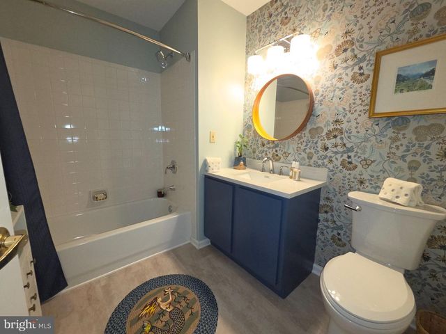 901 SWEETWATER DR, Cinnaminson, NJ 08077