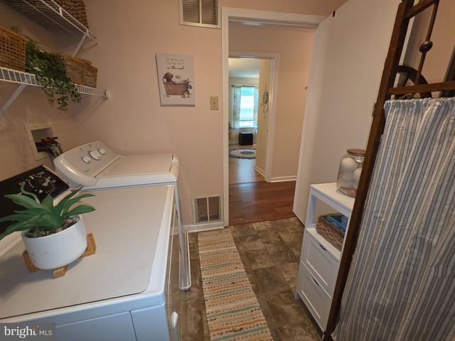 901 SWEETWATER DR, Cinnaminson, NJ 08077