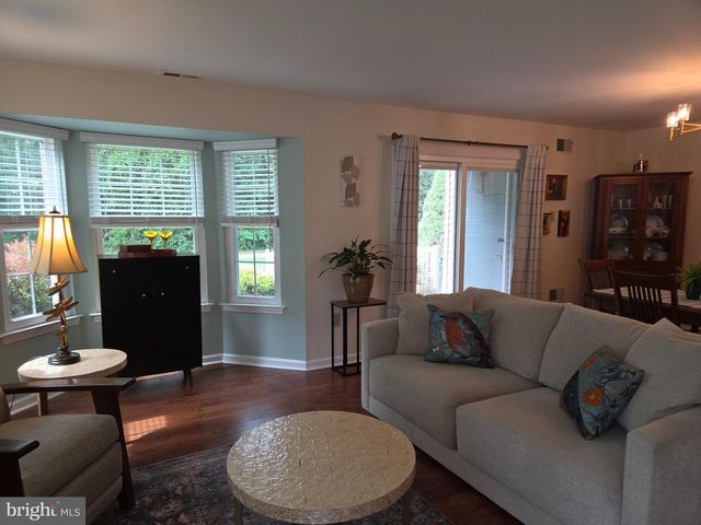 901 SWEETWATER DR, Cinnaminson, NJ 08077
