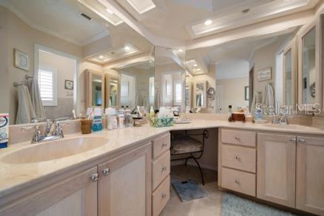 2102 S FORE CIRCLE, Tampa, FL 33612