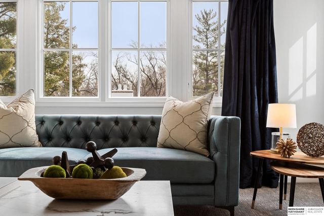 2316 S 103 Street, Omaha, NE 68124