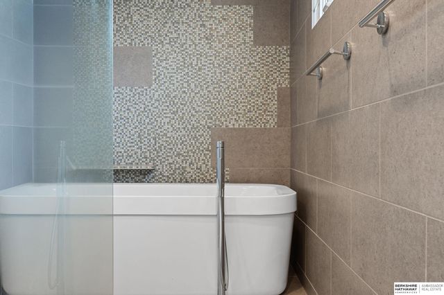 2316 S 103 Street, Omaha, NE 68124