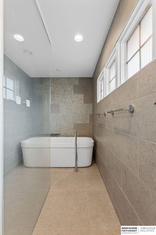 2316 S 103 Street, Omaha, NE 68124