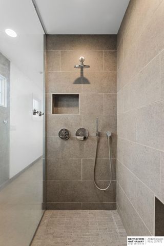 2316 S 103 Street, Omaha, NE 68124