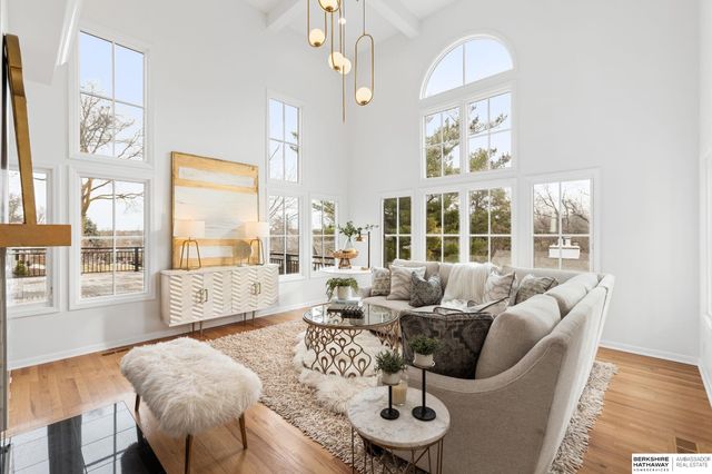 2316 S 103 Street, Omaha, NE 68124