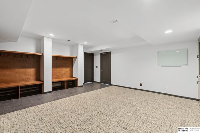 2316 S 103 Street, Omaha, NE 68124