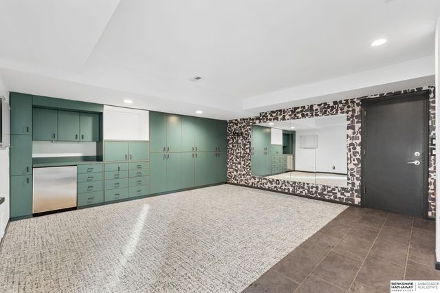 2316 S 103 Street, Omaha, NE 68124