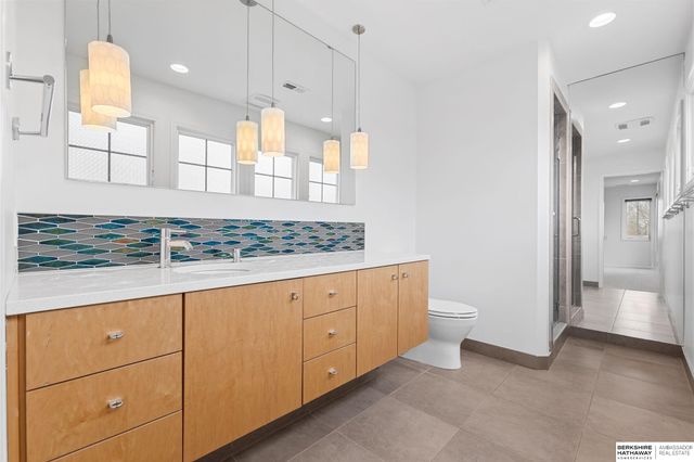 2316 S 103 Street, Omaha, NE 68124