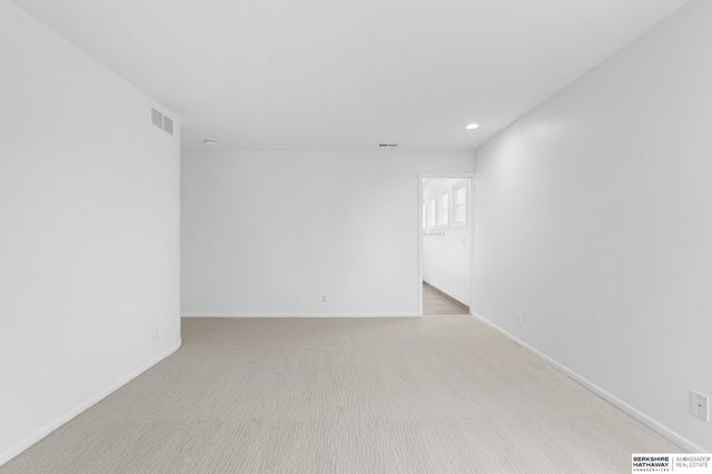 2316 S 103 Street, Omaha, NE 68124