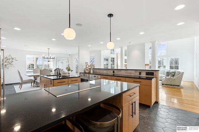 2316 S 103 Street, Omaha, NE 68124