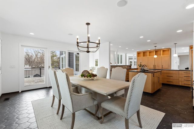 2316 S 103 Street, Omaha, NE 68124