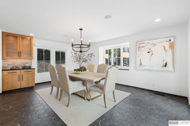 2316 S 103 Street, Omaha, NE 68124