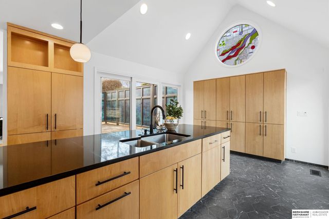 2316 S 103 Street, Omaha, NE 68124