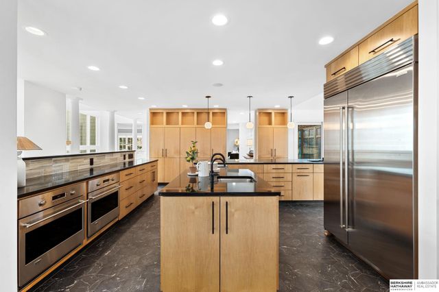 2316 S 103 Street, Omaha, NE 68124