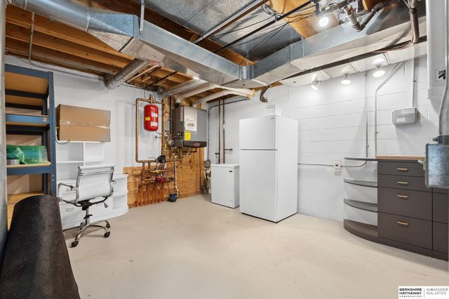 2316 S 103 Street, Omaha, NE 68124