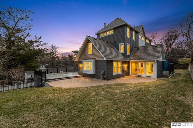 2316 S 103 Street, Omaha, NE 68124