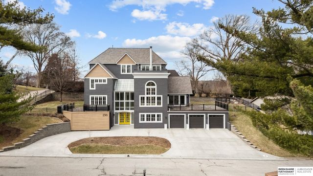 2316 S 103 Street, Omaha, NE 68124