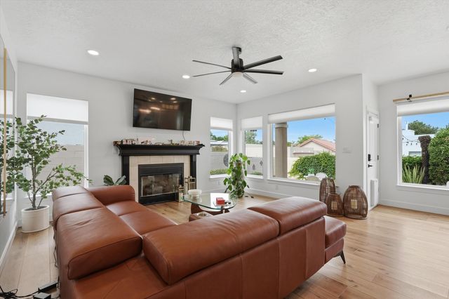 11405 Pine Top Lane NE, Albuquerque, NM 87111