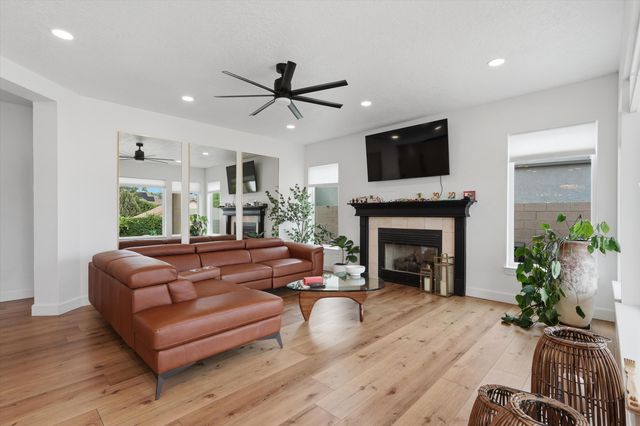 11405 Pine Top Lane NE, Albuquerque, NM 87111