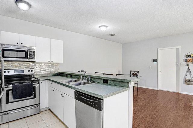 2322 28TH AVENUE E, Palmetto, FL 34221