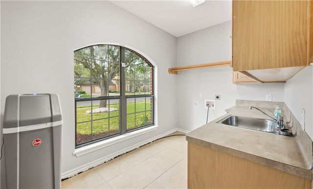 46 Great Lakes Dr, Corpus Christi, TX 78413