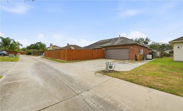 46 Great Lakes Dr, Corpus Christi, TX 78413