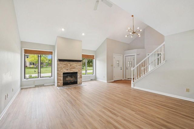 W146N6202 Wigwam DRIVE, Menomonee Falls, WI 53051