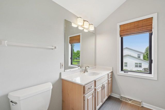 W146N6202 Wigwam DRIVE, Menomonee Falls, WI 53051
