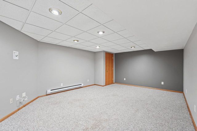 W146N6202 Wigwam DRIVE, Menomonee Falls, WI 53051