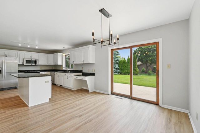 W146N6202 Wigwam DRIVE, Menomonee Falls, WI 53051