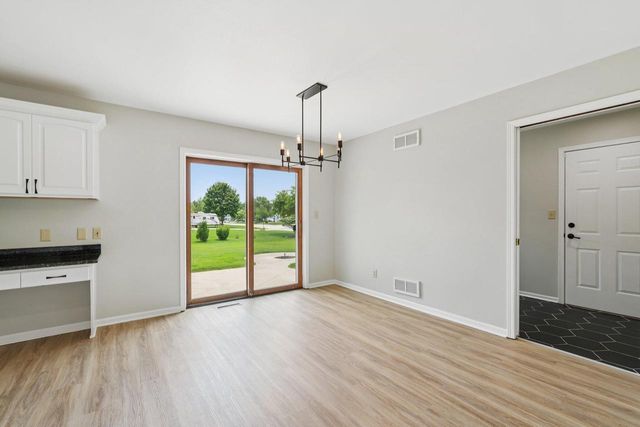 W146N6202 Wigwam DRIVE, Menomonee Falls, WI 53051