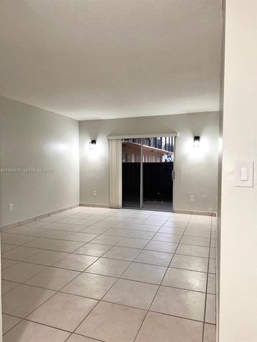 10786 N Kendall Dr D13, Miami, FL 33176