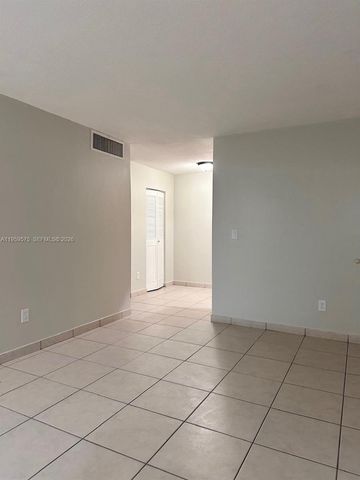 10786 N Kendall Dr D13, Miami, FL 33176