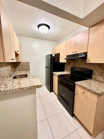 10786 N Kendall Dr D13, Miami, FL 33176