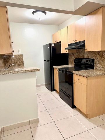 10786 N Kendall Dr D13, Miami, FL 33176