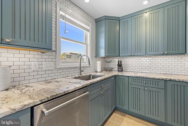 16 STARBOARD RD, Long Beach, NJ 08008