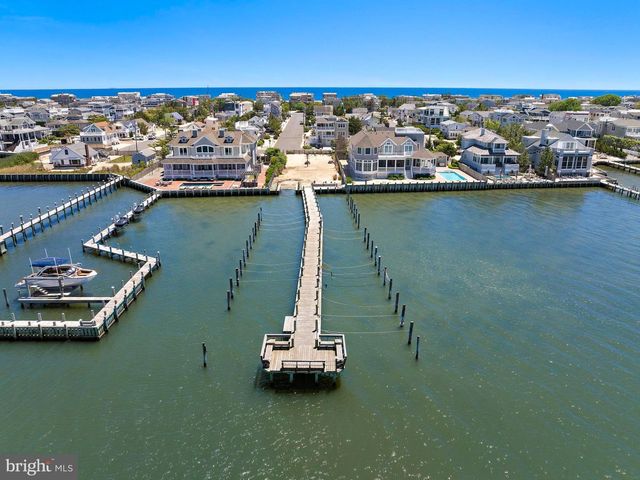 16 STARBOARD RD, Long Beach, NJ 08008