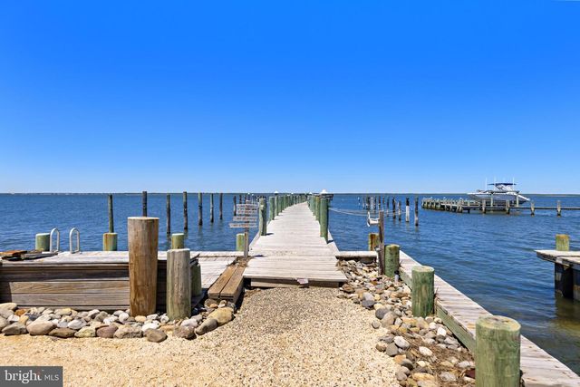 16 STARBOARD RD, Long Beach, NJ 08008