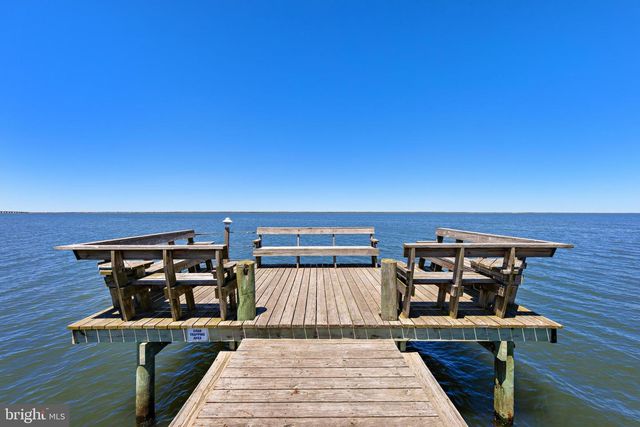 16 STARBOARD RD, Long Beach, NJ 08008