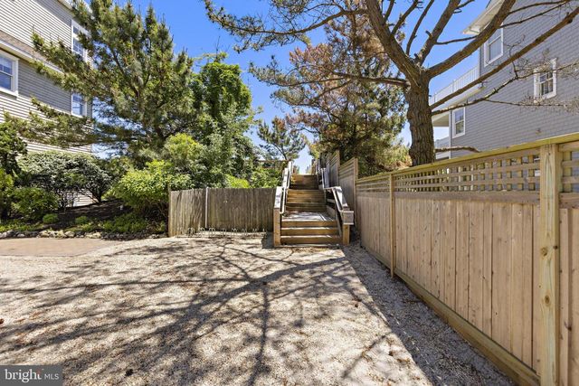 16 STARBOARD RD, Long Beach, NJ 08008
