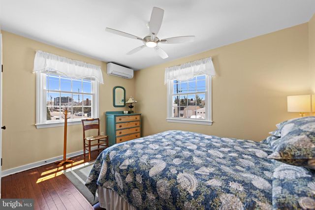 16 STARBOARD RD, Long Beach, NJ 08008