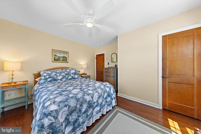 16 STARBOARD RD, Long Beach, NJ 08008