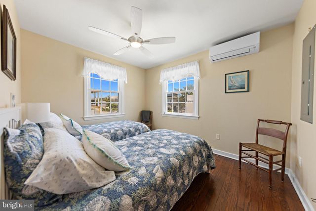 16 STARBOARD RD, Long Beach, NJ 08008