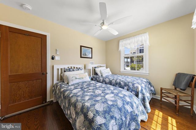 16 STARBOARD RD, Long Beach, NJ 08008