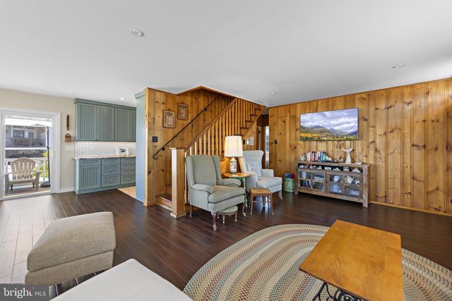 16 STARBOARD RD, Long Beach, NJ 08008