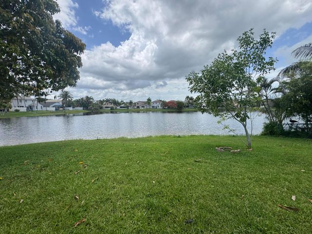 19199 NW 19th Street, Pembroke Pines, FL 33029