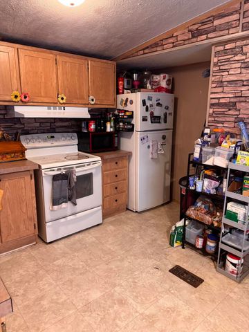 645 Charlie Abney Road, Berea, KY 40403