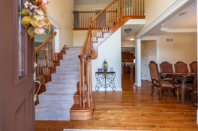 930 Stonebridge Drive, Schererville, IN 46375