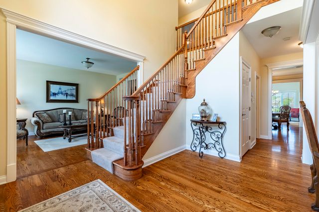 930 Stonebridge Drive, Schererville, IN 46375