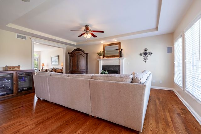 930 Stonebridge Drive, Schererville, IN 46375